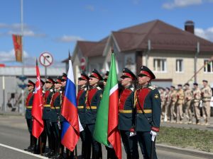 Парад Победы в селе Высокая Гора собрал тысячи жителей района
