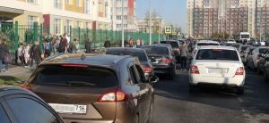 Как бороться с опасной высадкой детей у школ