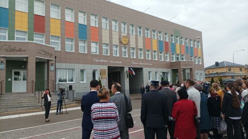 В Высокогорском районе открыли памятник Учителю