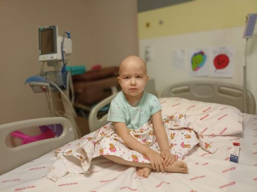 «Она очень устала от боли»: 4-летней девочке из Высокогорского района собирают три миллиона