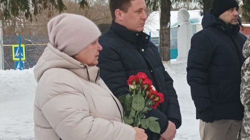 В Ямашурме открыли мемориальную доску погибшему на СВО односельчанину