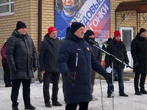 В Усадах стартовали автомобильные гонки