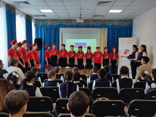 Ученики Алатской школы вступили в ряды юнармейцев