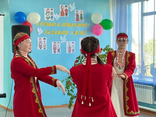 Интернациональная встреча трёх школ прошла в Алан-Бексере