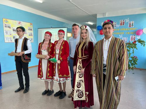 Интернациональная встреча трёх школ прошла в Алан-Бексере