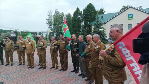 Сегодня прошел автопробег ретро-автомобилей
