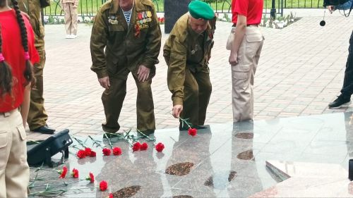 Сегодня прошел автопробег ретро-автомобилей