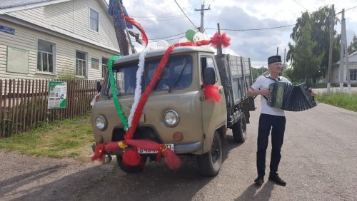 В сельских поселениях Высокогорского района сегодня прошла традиция сбора подарков для праздника Сабантуй