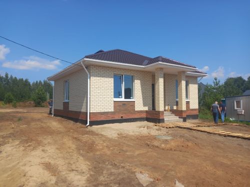 В Высокогорском районе многодетная мать-инвалид получила ключи от нового дома