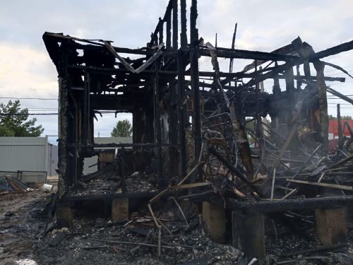 В СНТ «Крутушка-3» ликвидировали сразу два возгорания на разных аллеях