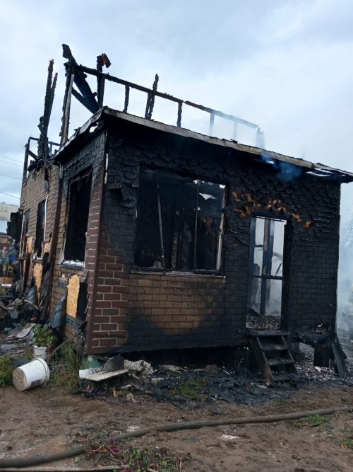 В СНТ «Крутушка-3» ликвидировали сразу два возгорания на разных аллеях