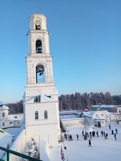 Социальные координаторы выехали с семьями погибших участников СВО в Раифский монастырь