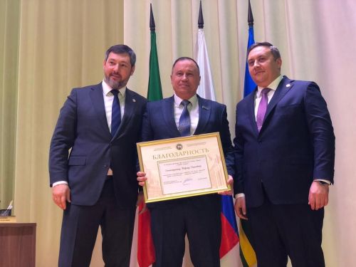 Передовиков района удостоили почетных наград и нагрудных знаков