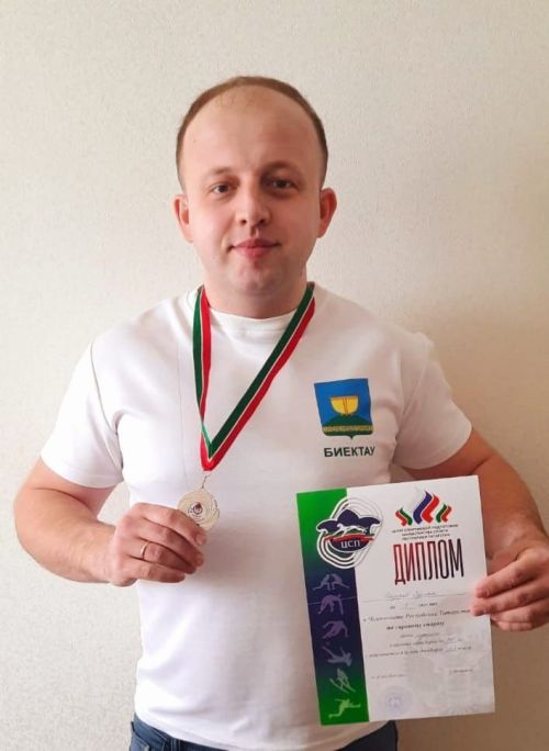Высокогорский гиревик занял второе место в Первенстве