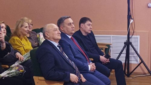 В Центральном доме культуры в честь 8 марта прошел большой праздничный концерт