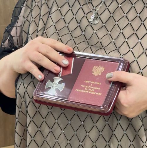 Вручены государственные награды героям и их семьям
