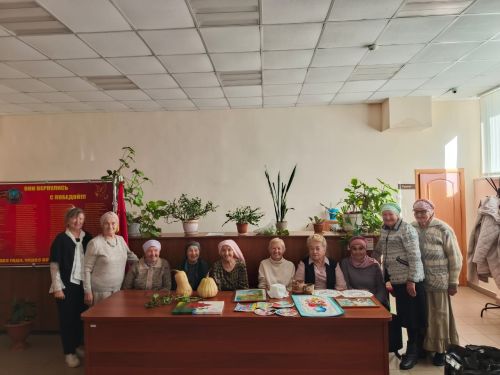 Славим возраст золотой