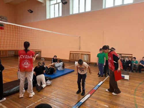Младшие классы Чепчуговской СОШ проверили свои силы в ГТО
