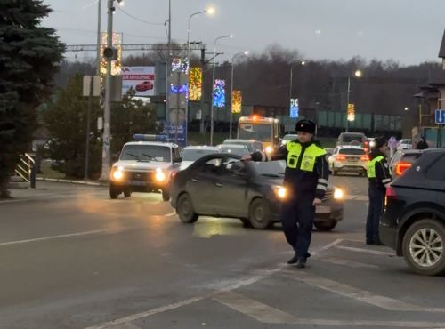 Безопасность пешеходов: рейд ГИБДД на станции Высокая Гора