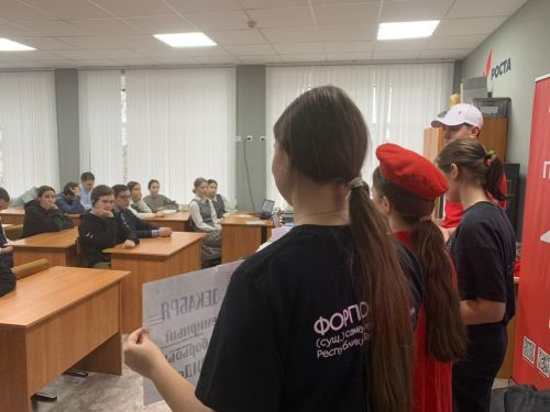 Активисты провели урок здоровья ко Дню борьбы со СПИДом в Бирюлинской школе
