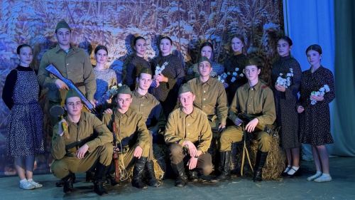 В Шапшинском СДК представили спектакль «Материнское поле» по повести Айтматова