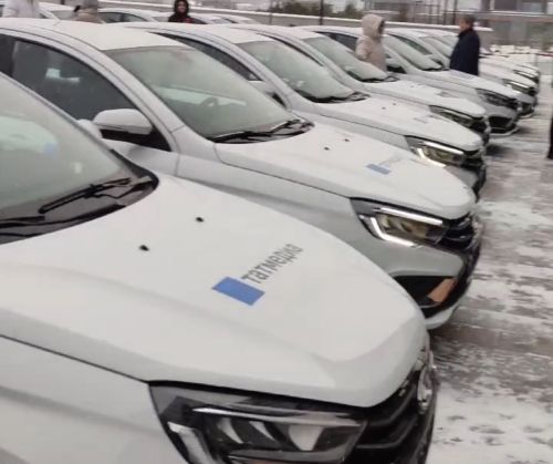 Редакции Высокогорского района передали новый служебный автомобиль