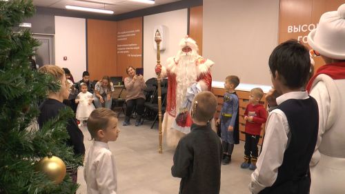 Хоккеисты «Фемиды» устроили праздник для особенных детей