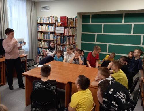 В Бирюлях для школьников прошло мероприятие «Возвращение Крыма»
