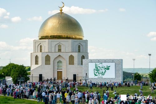 Рустам Минниханов поздравил участников «Изге Болгар жыены» с историческим