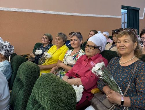 В районном Доме культуры прошел концерт, посвященный Дню социального работника