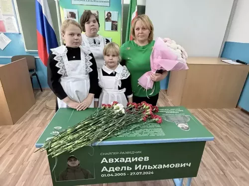 Парту Героя в честь погибшего бойца СВО открыли в Высокогорском районе