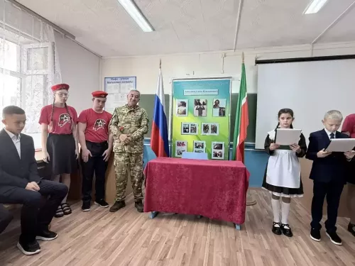 Парту Героя в честь погибшего бойца СВО открыли в Высокогорском районе