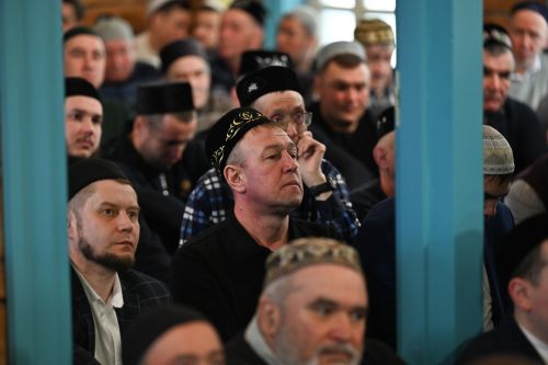 Раис Татарстана встретил Ураза-байрам в мечети Высокогорского района