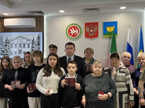 В Высокогорском районе передали награды семьям погибших бойцов