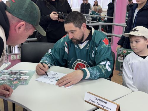 Аншлаг в Татарстане: Данис Зарипов устроил мастер-класс, потом забил в матче