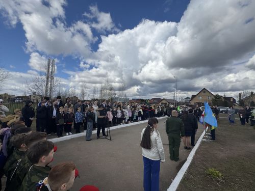 В школе Высокогорского района открыли Аллею героев