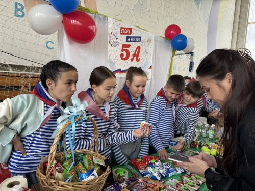 В школе Высокогорского района открыли Аллею героев