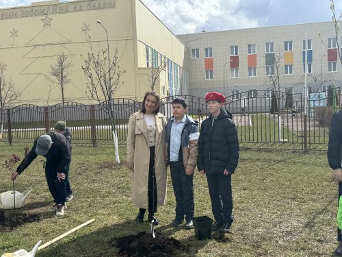 В школе Высокогорского района открыли Аллею героев
