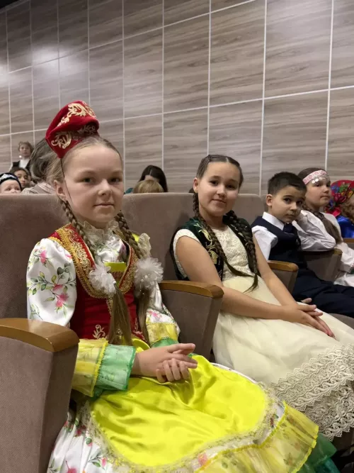 Юные таланты читают Тукая на разных языках (фоторепортаж)