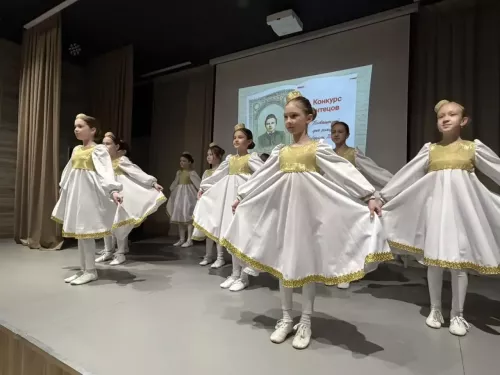 Юные таланты читают Тукая на разных языках (фоторепортаж)