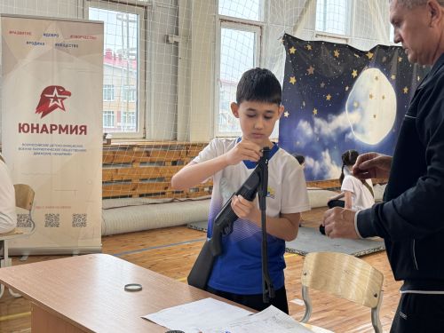 Зарница 2.0 в школе №4 объединила учеников в командной игре