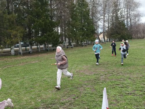 В Бирюлях 1 мая стартовала легкоатлетическая эстафета (фото)
