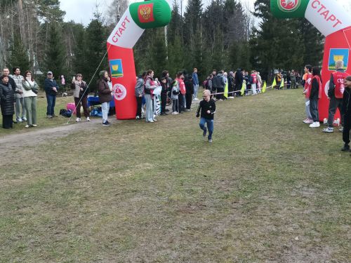 В Бирюлях 1 мая стартовала легкоатлетическая эстафета (фото)