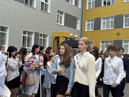 Последний звонок в Высокогорской школе №5 имени Максуди с фоторепортажем