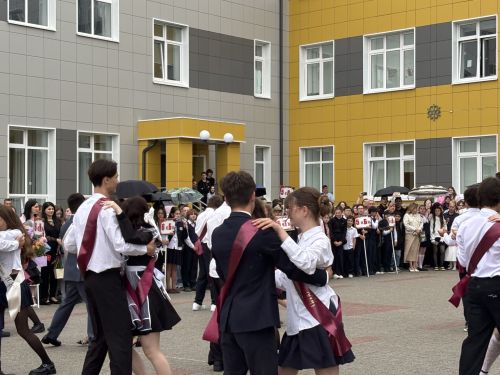 Последний звонок в Высокогорской школе №5 имени Максуди с фоторепортажем