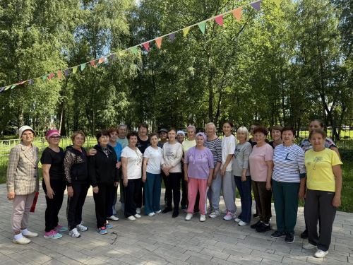 «Зелёный фитнес» в Парке Победы: заряд бодрости, музыка и объятия