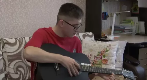 Петь, несмотря ни на что. История Даниса Абдулбадыгова