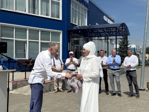 В Высокогорском районе открыли бюст легендарному борцу Анвару Гилязову