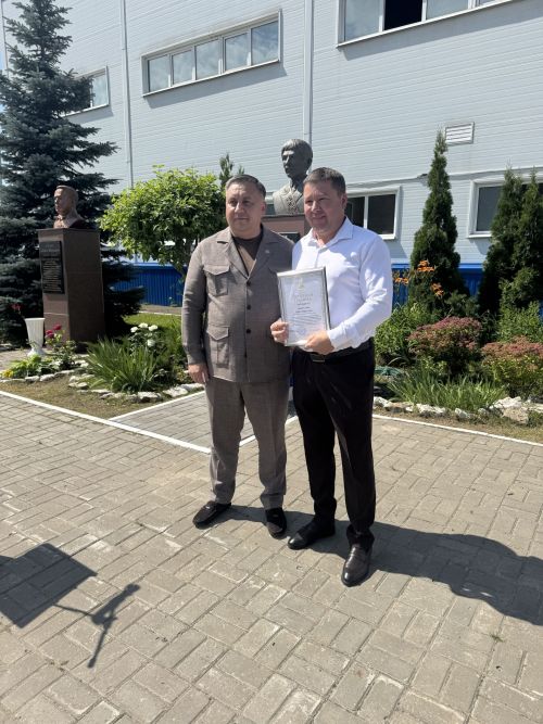 В Высокогорском районе открыли бюст легендарному борцу Анвару Гилязову
