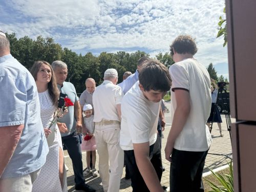В Высокогорском районе открыли бюст легендарному борцу Анвару Гилязову